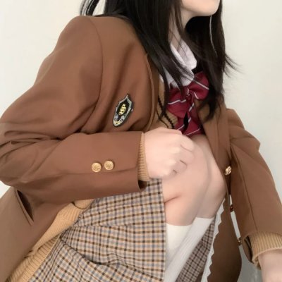 男人转化出机器人铠装